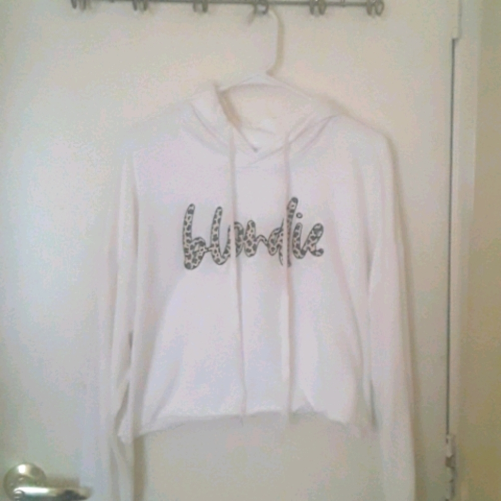 Women's medium crop top sweatshirt